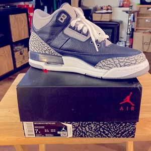 Jordan retro 3 size 7Y.  Might night Navy/White.